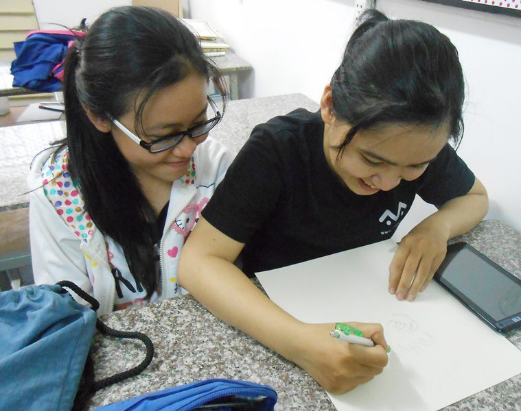 trợ giảng lớp học vẽ manga