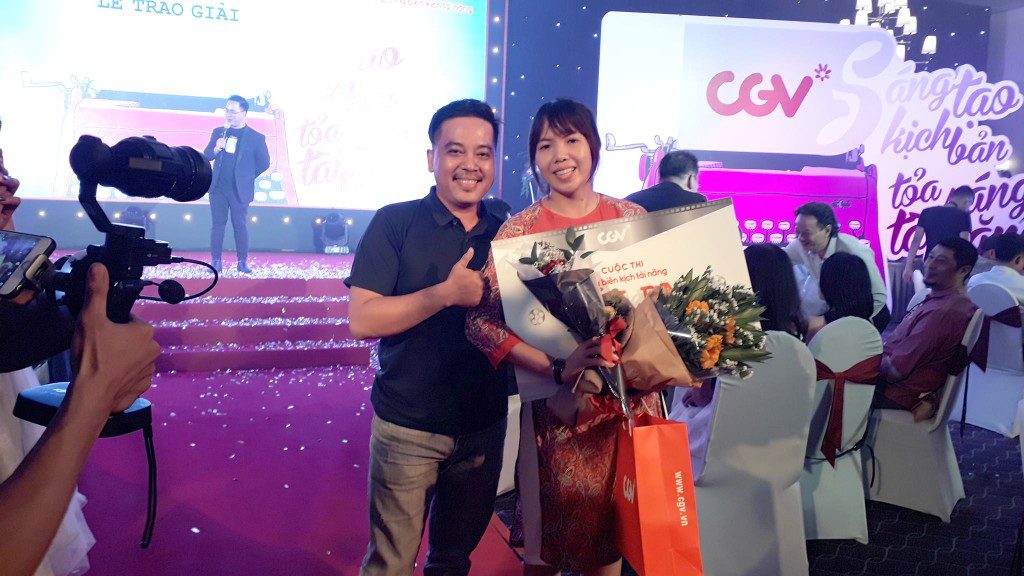 Võ Thị Hoàng Yến (học viên Viện Truyện tranh và Hoạt hình - CMA) và đạo diễn Lê Thanh Sơn