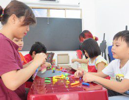 lớp học vẽ cho bé 1