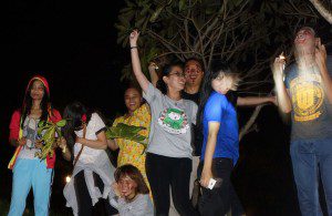 halloween ở nghĩa trang hạnh phúc-4