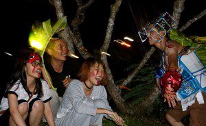 halloween ở nghĩa trang hạnh phúc