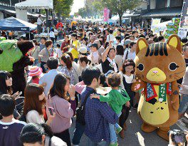 Yuru-kyara là gì - văn hóa Mascot Nhật Bản Hình ảnh lễ hội 5