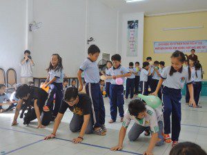 học viên Viện Truyện tranh và Hoạt hình tại trường khuyết tật Nhân Ái 2