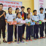 học viên Viện Truyện tranh và Hoạt hình tại trường khuyết tật Nhân Ái 8