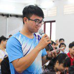 học viên khóa 5 ngành hoạt hình Nguyễn Thanh Triều đặt câu hỏi tại Lễ khai giảng