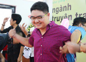 tham gia trò chơi giao lưu tại lễ khai giảng Viện truyện tranh và Hoạt hình 10