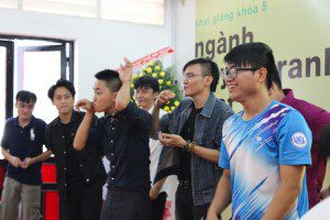 tham gia trò chơi giao lưu tại lễ khai giảng Viện truyện tranh và Hoạt hình 13