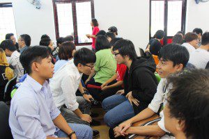 tham gia trò chơi tại lễ khai giảng Viện truyện tranh và Hoạt hình 1