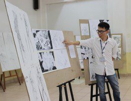 Hoàng Gia trong buổi đánh giá đồ án kết thúc môn