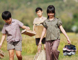 Tôi thấy hoa vàng trên cỏ xanh đại diện phim Việt tranh tài hạng mục Phim nói tiếng nước ngoài hay nhất