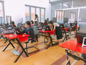 Lớp vẽ truyện tranh trên máy cho trẻ 8-14 tuổi 01
