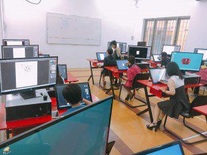 Lớp vẽ truyện tranh trên máy cho trẻ 8-14 tuổi 05