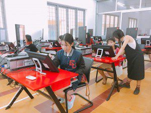 Lớp vẽ truyện tranh trên máy cho trẻ 8-14 tuổi 11