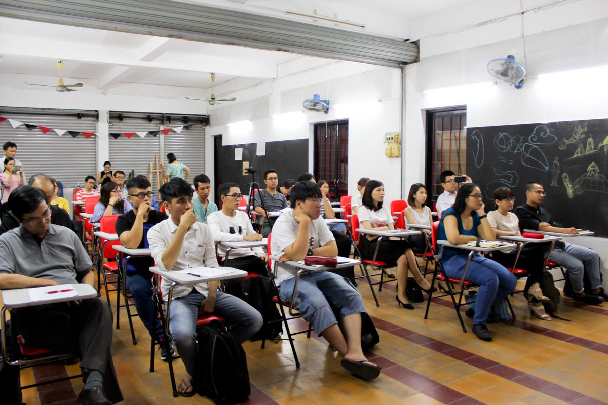 Khai giản Lớp học viết kịch bản và vẽ truyện tranh